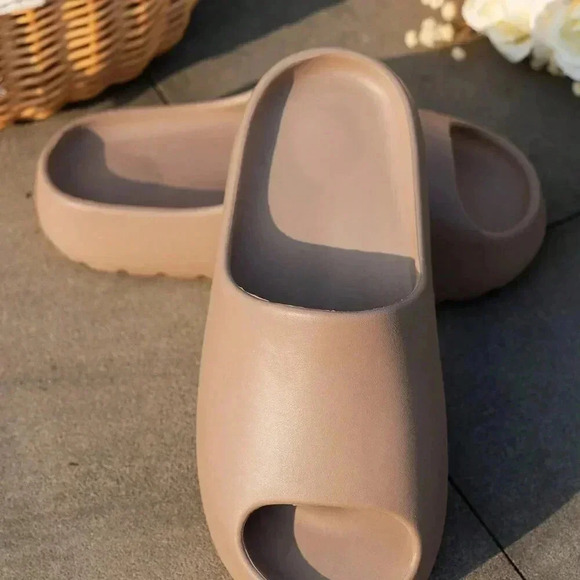 Brown Casual Women's Anti-Slip Slippers - Picture 4 of 7